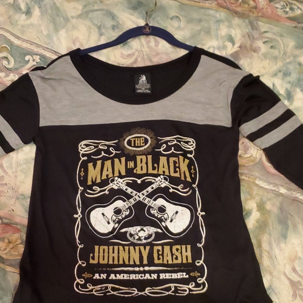 The man in black Jonny  cash graphic  tee